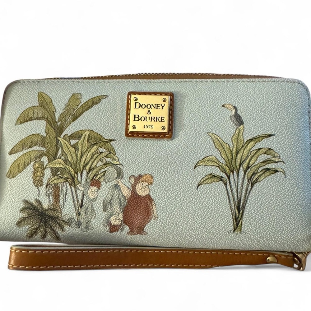 Dooney & Bourke Peter Pan bucket bag and matching wallet - Picture 6 of 8